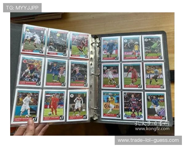 球星卡拆卡足球市场价格分析及热门卡片价值评估