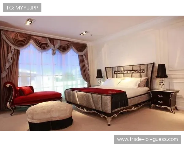 走进足球星温馨卧室揭秘他如何在休憩空间中延续绿茵激情