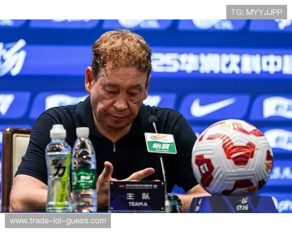 足球巨星场外丑闻缠身声誉受损引发球迷广泛热议